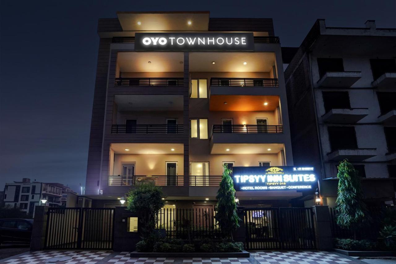 Super Townhouse Sector 57 Near Bestech Central Square Mall Gurgaon Esterno foto