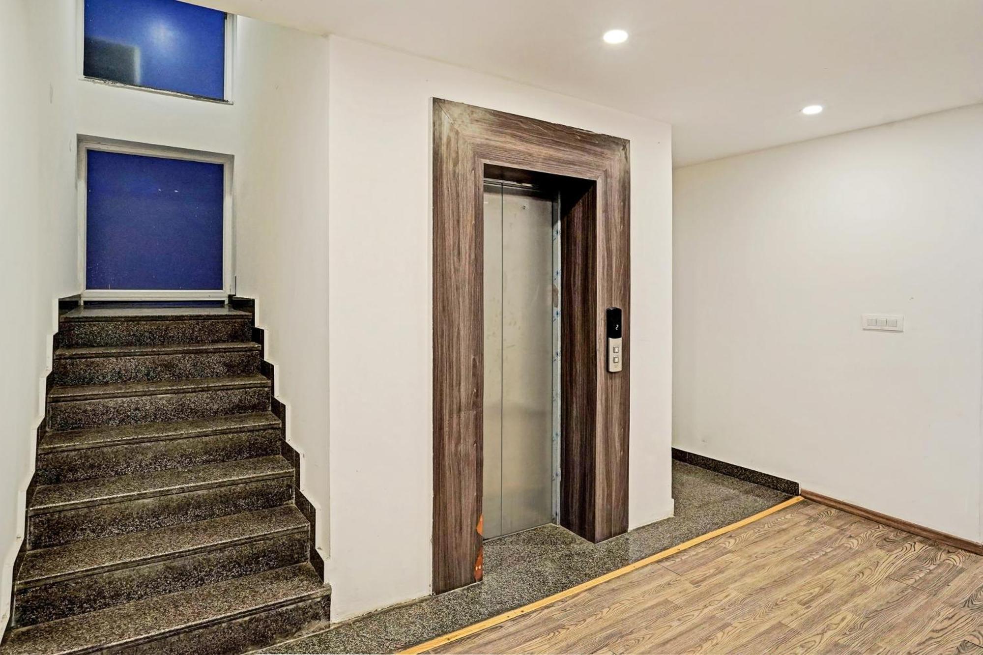 Super Townhouse Sector 57 Near Bestech Central Square Mall Gurgaon Esterno foto